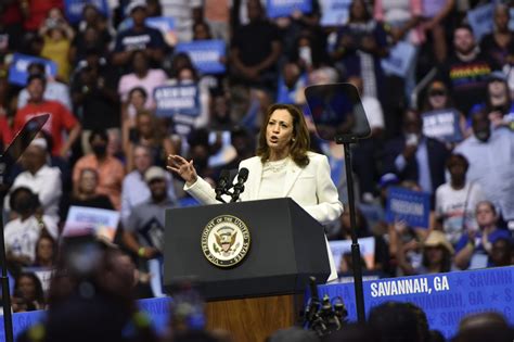 Vice President Harris campaigns in Savannah as recent poll.